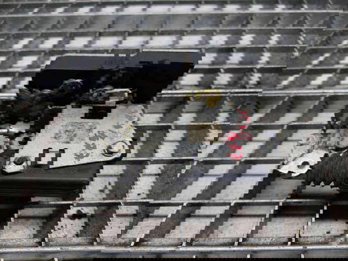 Broasca usa stanga fata Dacia Sandero [Fabr 2008-2012] OEM