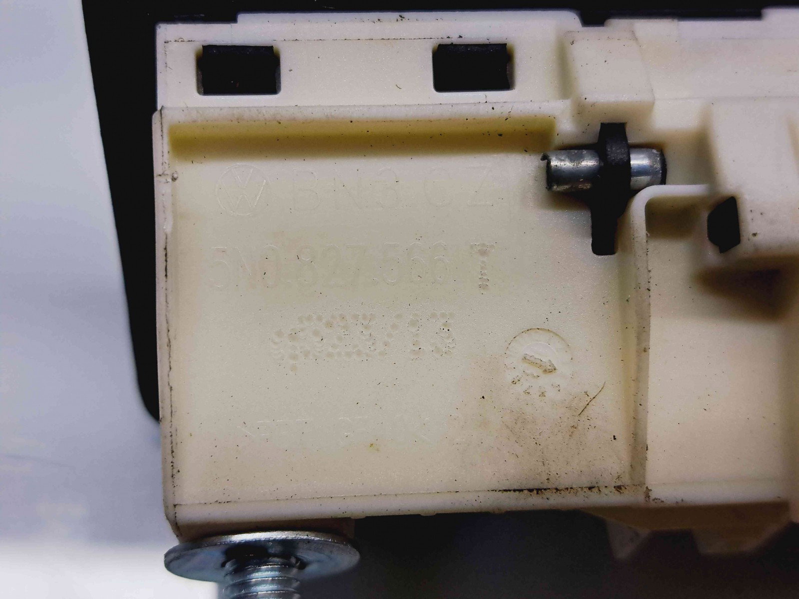 Buton deschidere portbagaj Audi Q3 (8UB) [Fabr 2011-2018] 5N0827566T - imagine 4