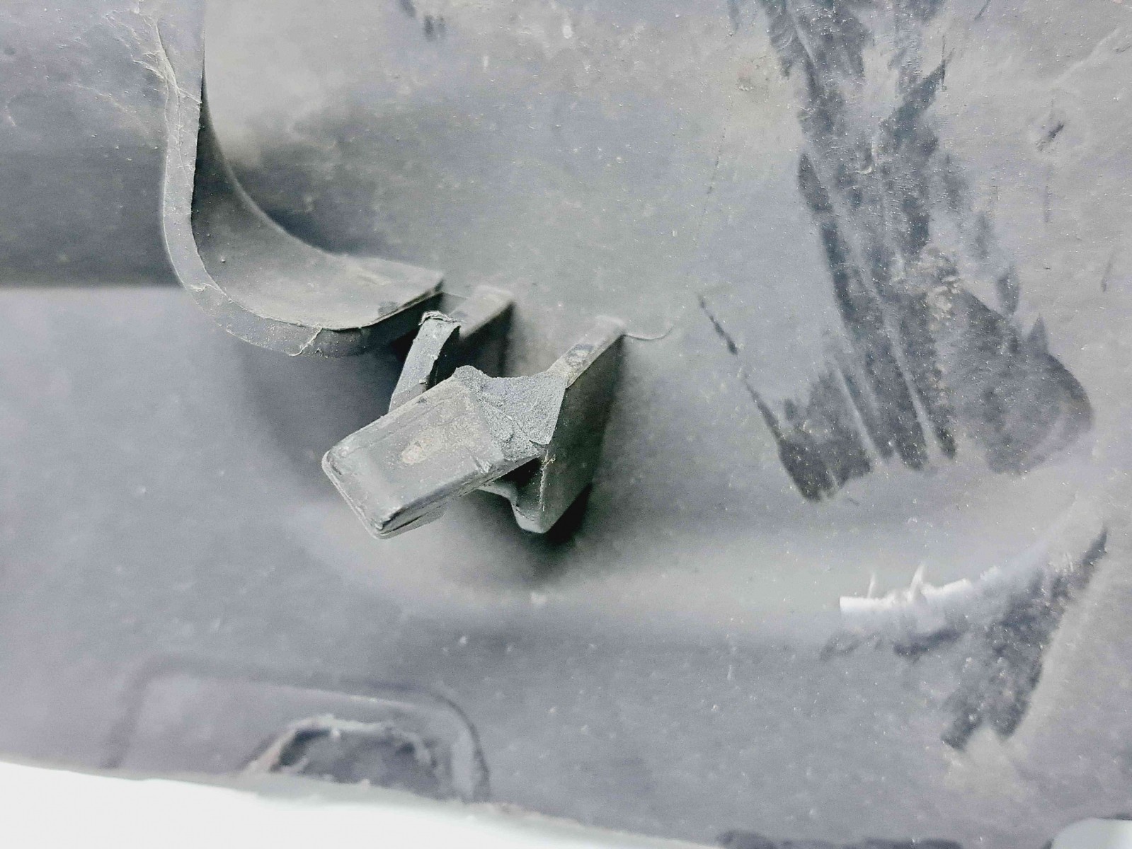 Deflector aer Volkswagen Passat B7 (362) [Fabr 2010-2014] 3AA121330 - imagine 4