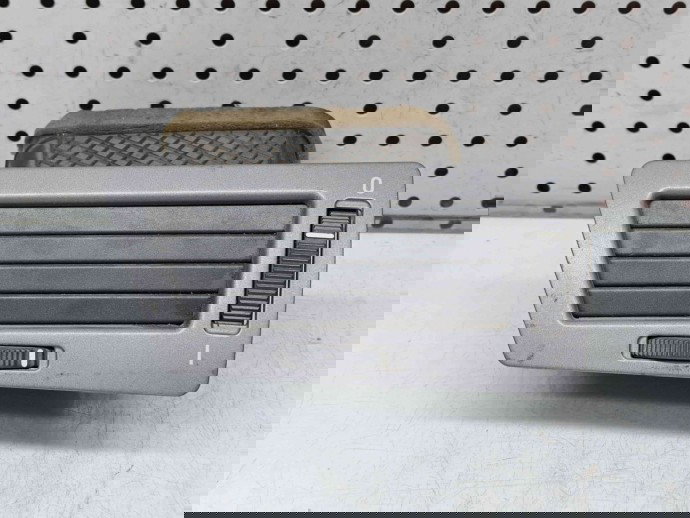  Grila aerisire stanga Bmw 7 (E65, E66) [Fabr 2003-2008] 8223333