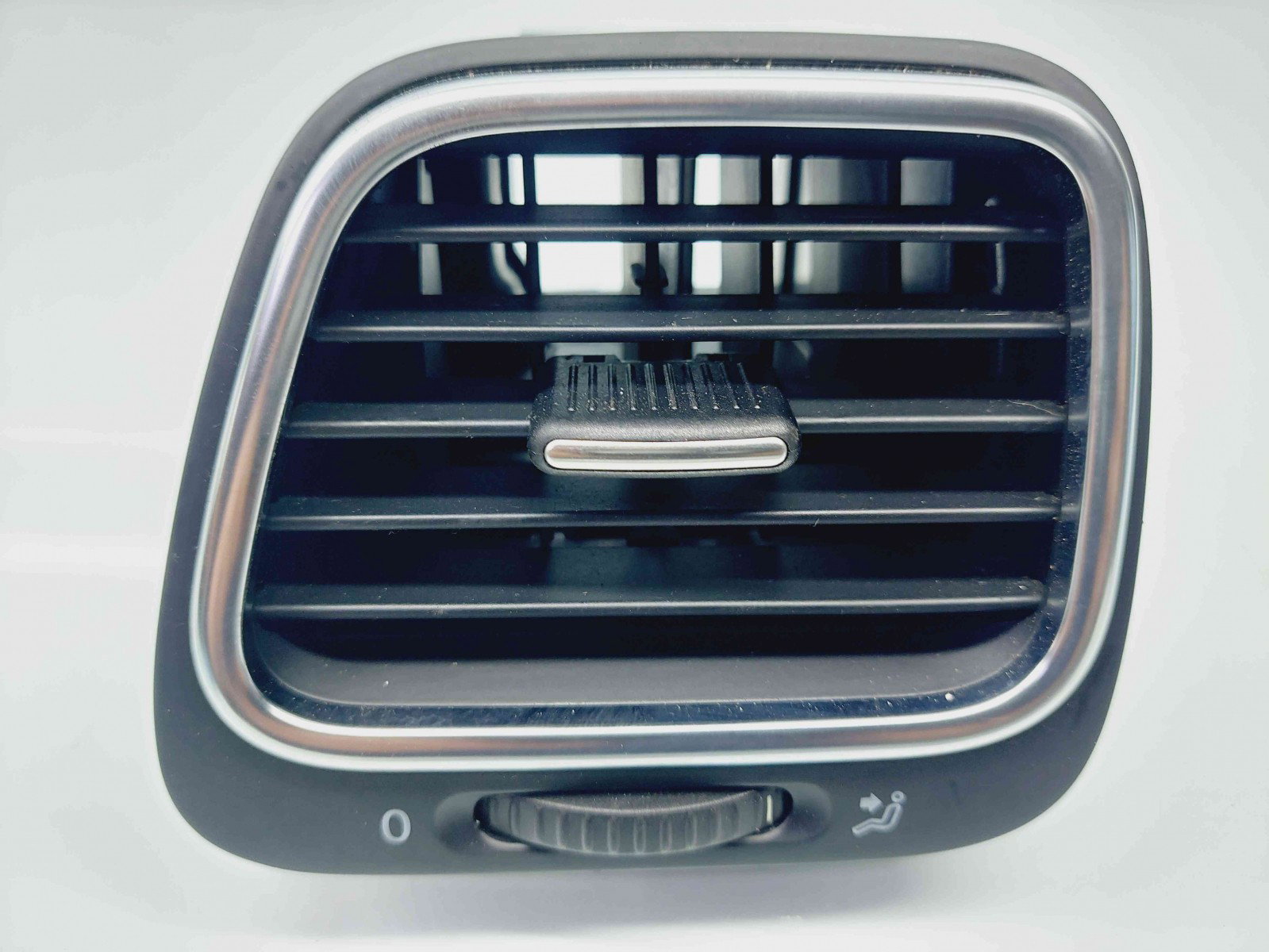 Grila aerisire stanga Volkswagen Scirocco (137) Coupe [Fabr 2008-2017] 1Q0819703 - imagine 2