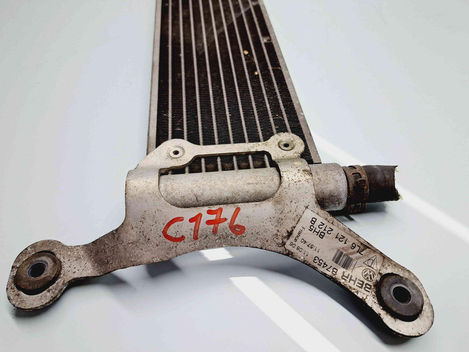 Radiator auxiliar racire apa Audi Q7 (4LB) [Fabr 2006-2014] 7L6121212B 3.0 TDI BUG 171KW / 233CP 3.0 TDI BUG 171KW / 233CP - imagine 4