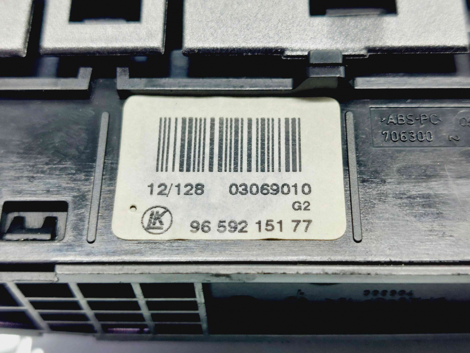 Butoane comenzi consola centrala Peugeot 308 Break [Fabr 2007-2013] 9659215177 - imagine 4