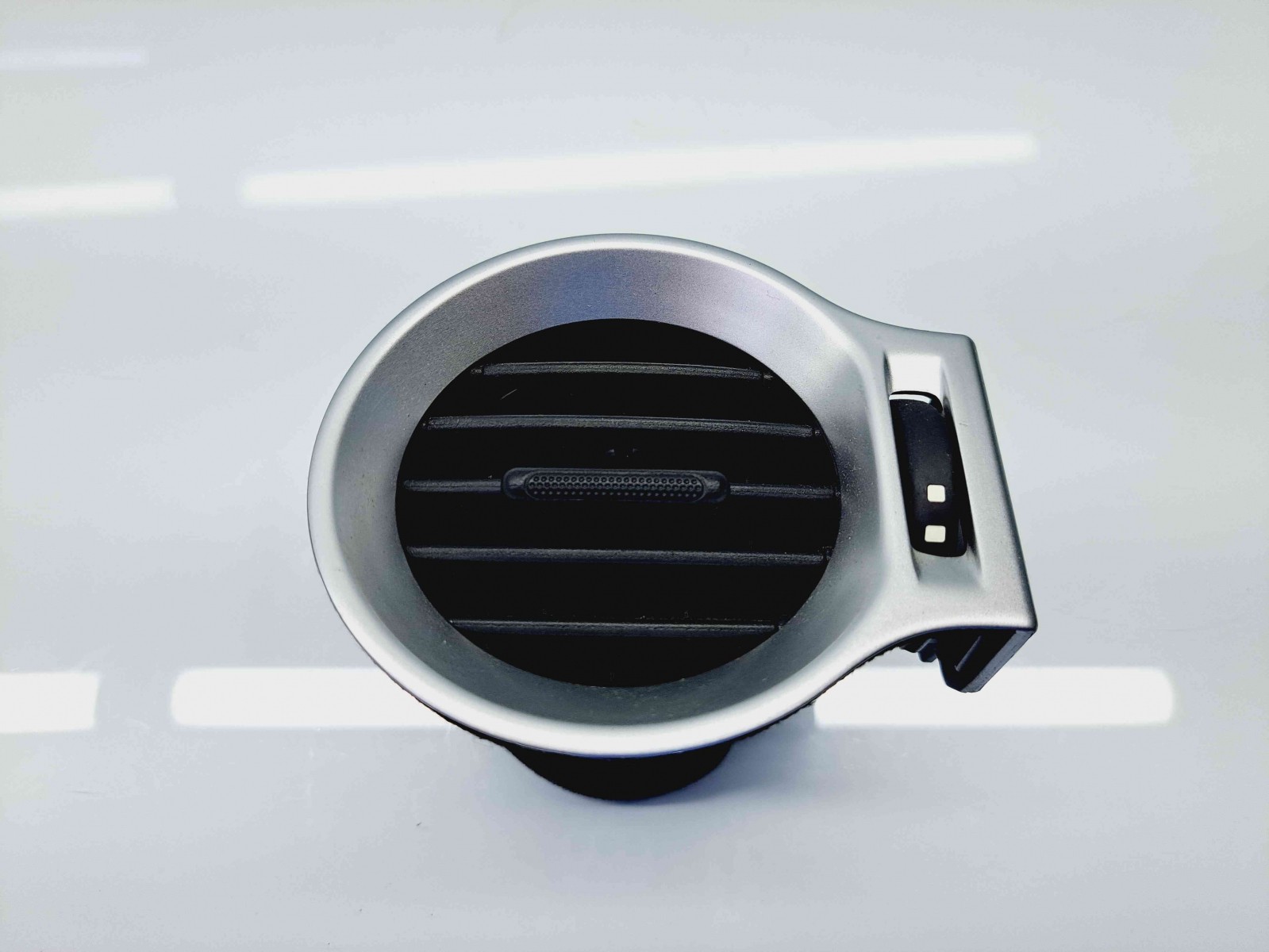 Grila aerisire dreapta Renault Koleos 1 SUV [Fabr 2008-2015] 68760-JY00A - imagine 1