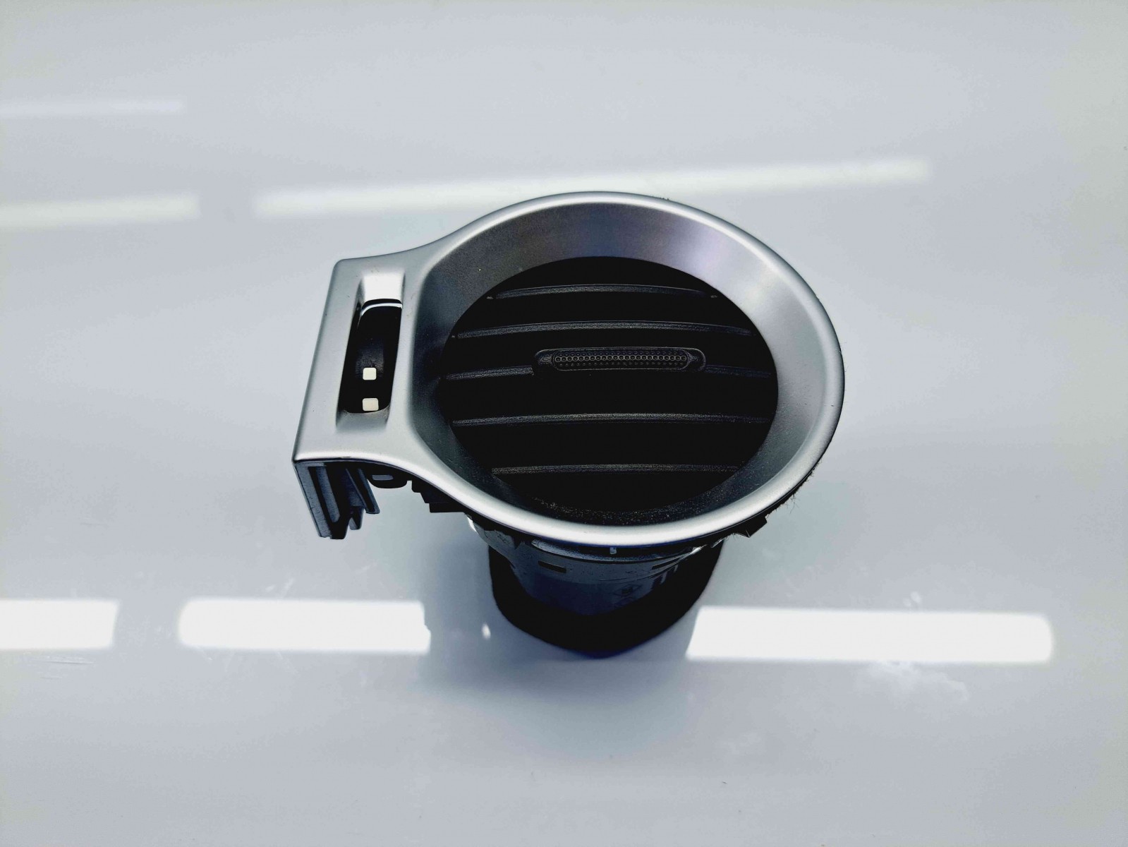 Grila aerisire stanga Renault Koleos 1 SUV [Fabr 2008-2015] 68761-JY00A - imagine 3