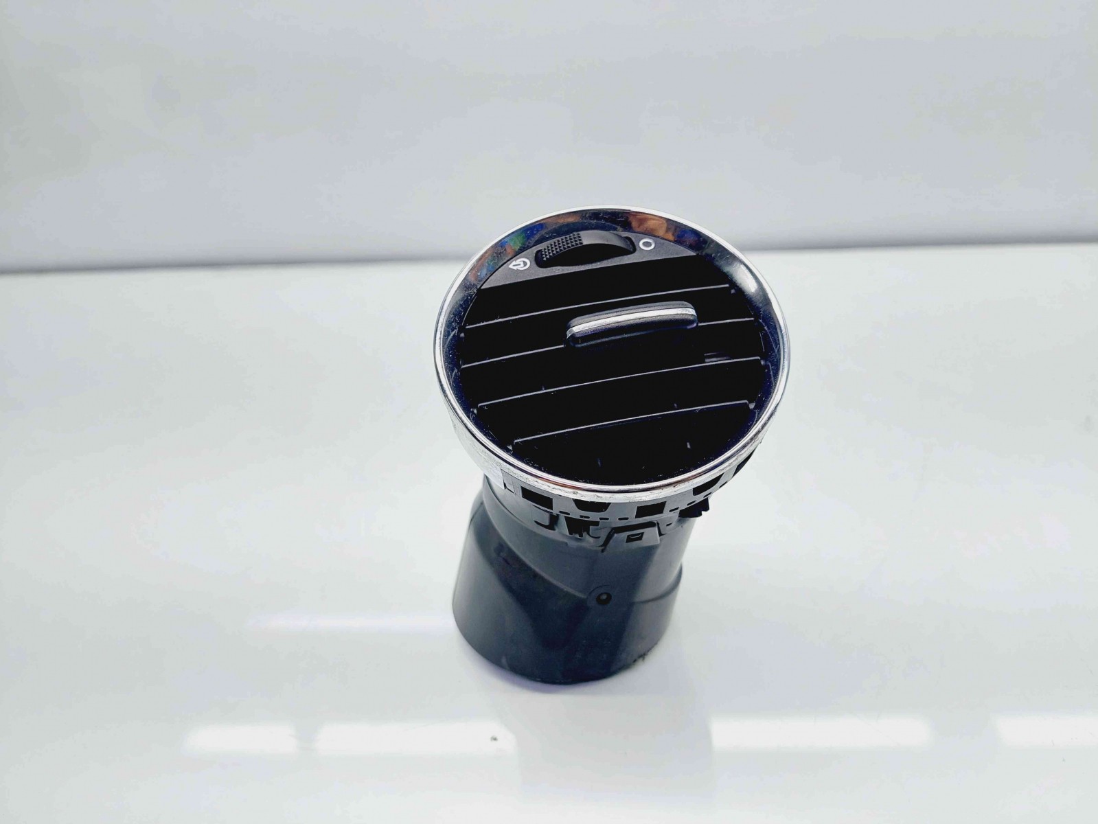 Grila aerisire stanga Peugeot 308 Break [Fabr 2007-2013] 9655994277 - imagine 1