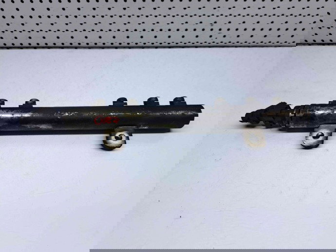 Rampa injectoare Opel Astra J [Fabr 2009-2015] 55567372 1.3 CDTI A13DTE   