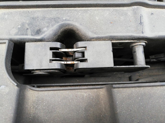 Broasca capotaAudi A4 B8 2.0 d CJCB LY9C 2008-2015