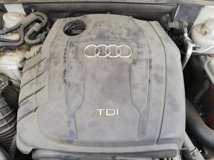 Capac motor Audi A4 B8 2.0 d CJCB LY9C 2008-2015