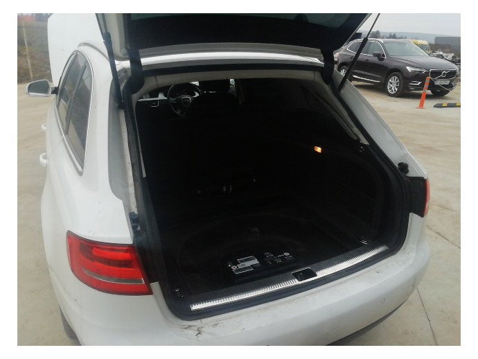 Cheder portbagajAudi A4 B8 2.0 d CJCB LY9C 2008-2015