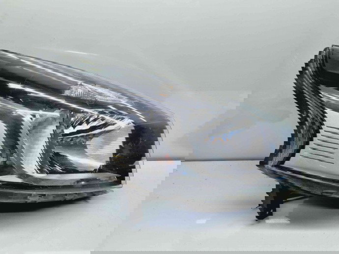  Far dreapta Renault Trafic 3 (F82) [Fabr 2014-2022] 260107274R