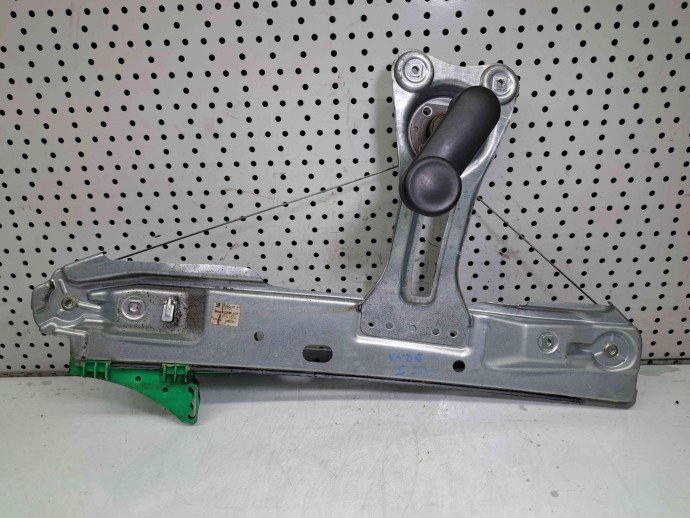 Macara manuala geam dreapta spate Opel Astra J [Fabr 2009-2015] 915346104