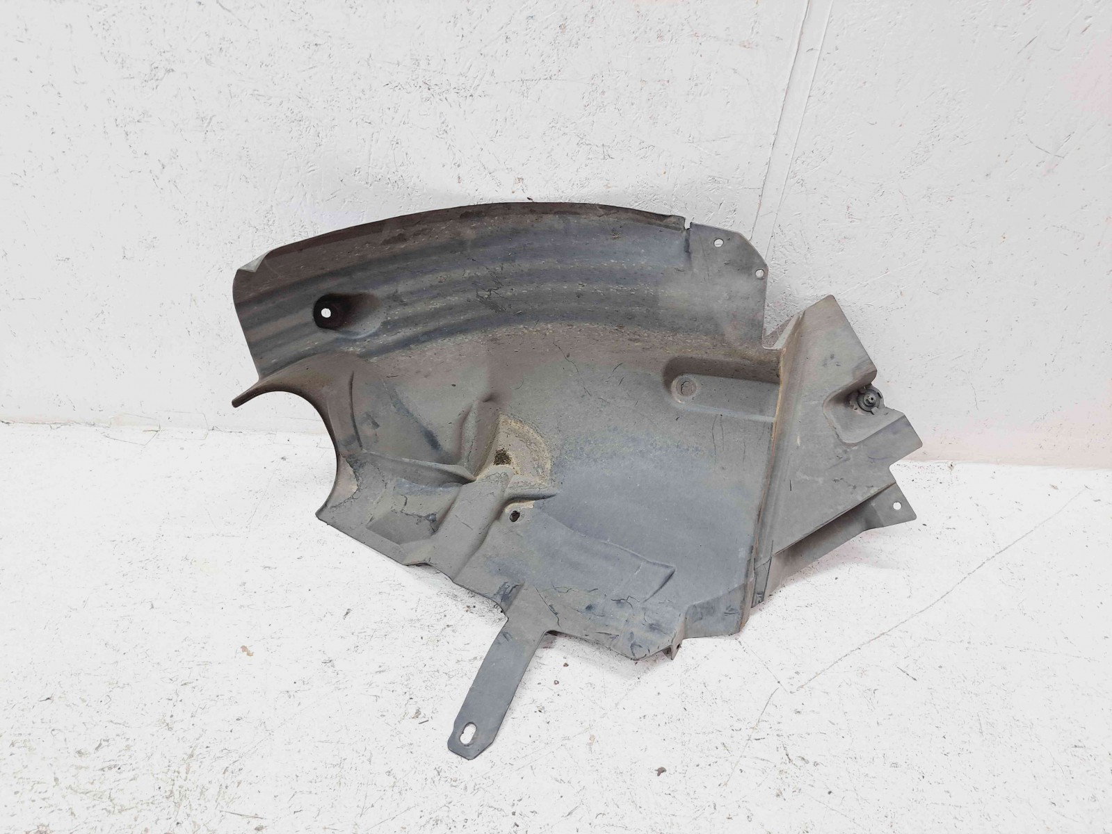 Carenaj roata stanga fata Mercedes Clasa E Coupe (C207) [Fabr 2009-2016] A2076901330 - imagine 1