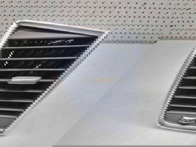  Grila aerisire dreapta Audi Q5 (8RB) Facelift [ Fabr 2008-2016] 8R2820902