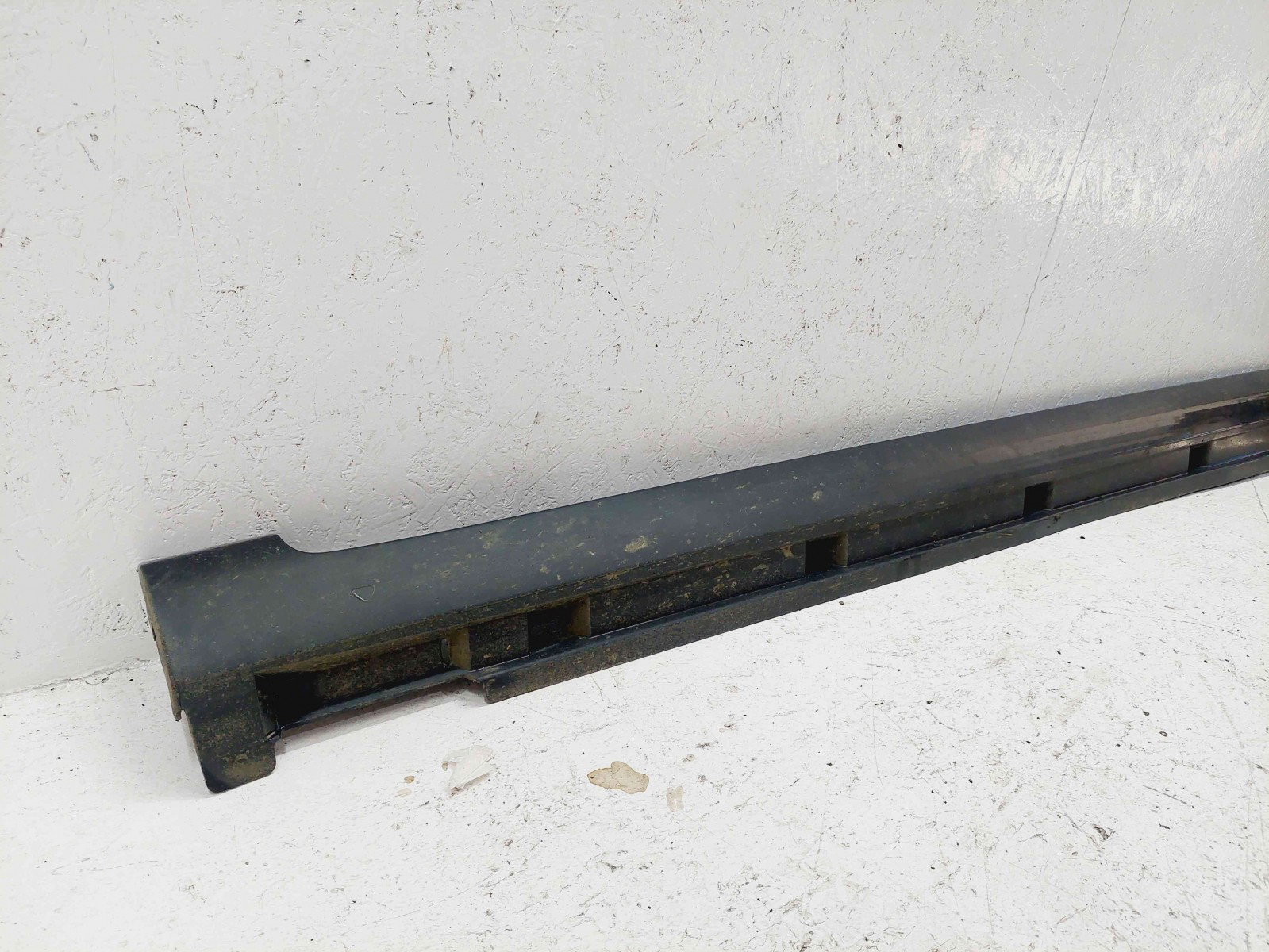 Prag lateral stanga Volkswagen Passat B7 (365) Variant [Fabr 2010-2014] 3AA853855 - imagine 2