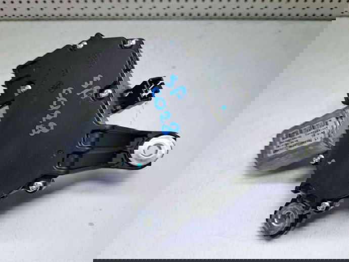  Motoras stergator haion Opel Astra J [Fabr 2009-2015] 60Z010009