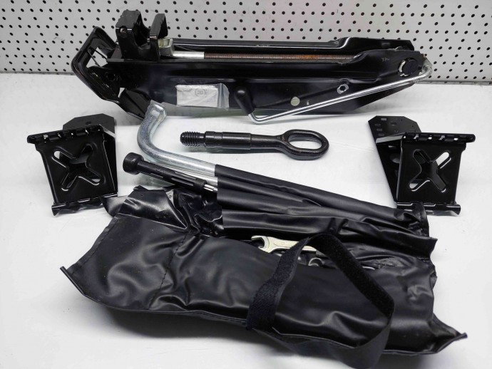  Set cric si cheie Audi Q5 (8RB) Facelift [ Fabr 2008-2016] OEM