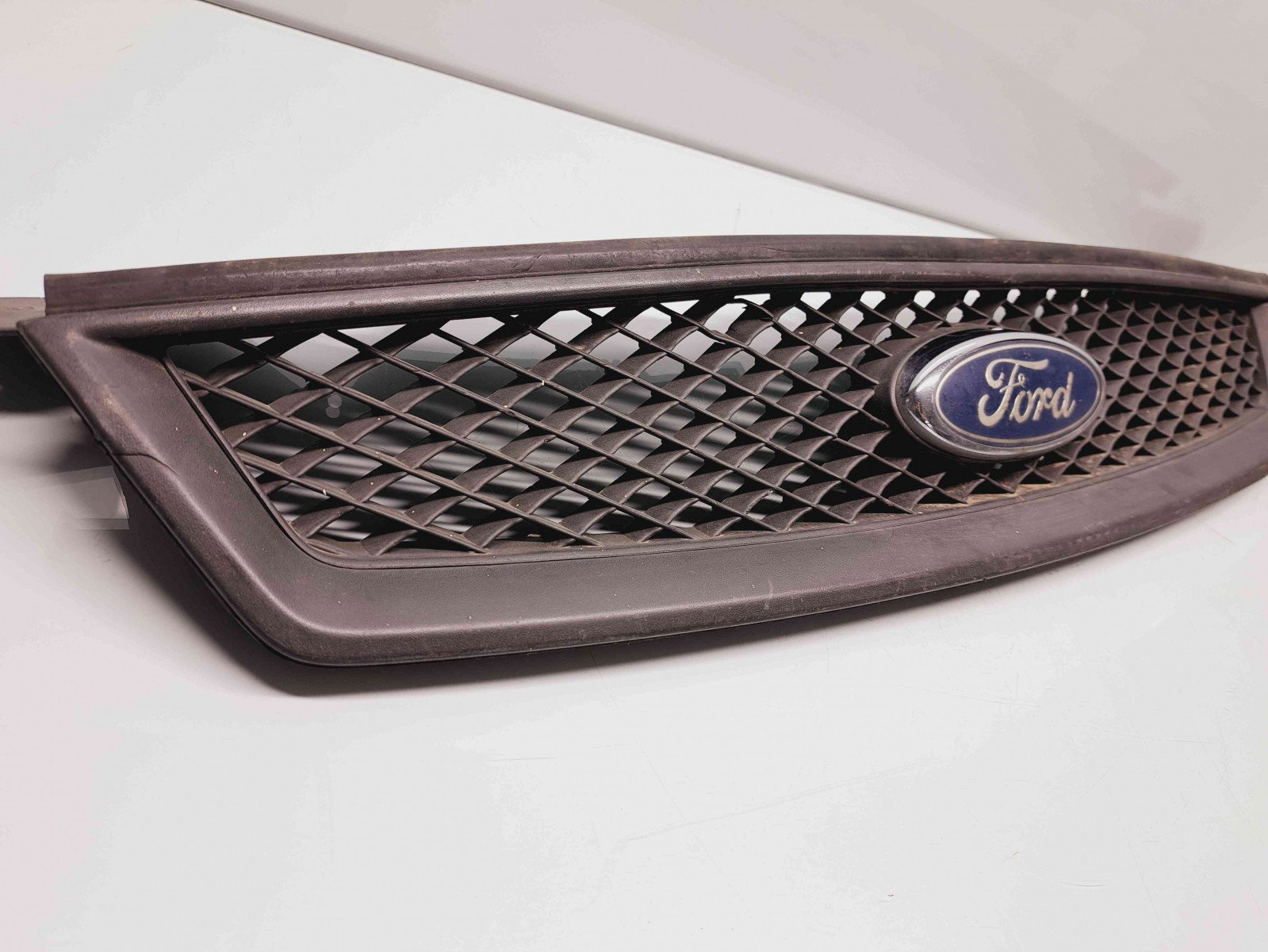 Grila bara fata Ford Focus 1 [Fabr 1998-2005] 4M51-8138-AE - imagine 4