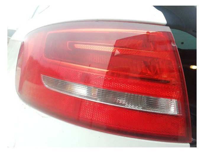 Stop stanga aripaAudi A4 B8 2.0 d CJCB LY9C 2008-2015