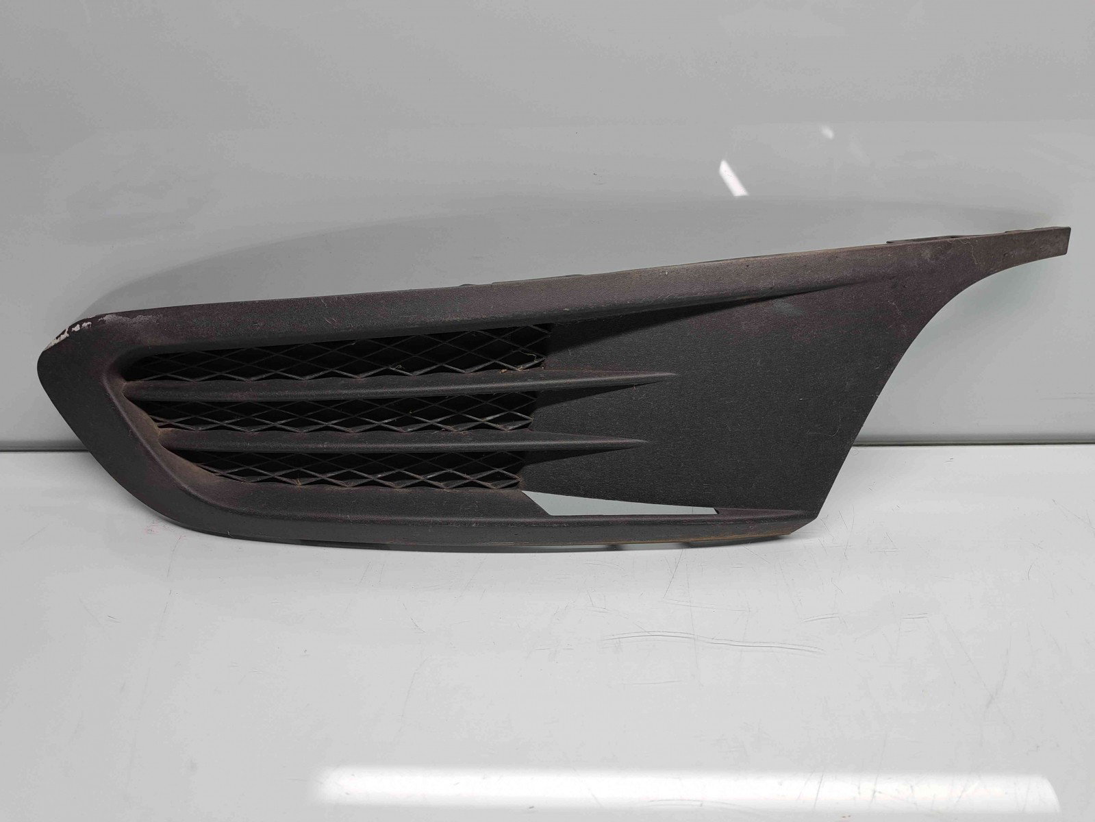 Grila bara fata Volkswagen Jetta 4 (6Z) [Fabr 2011-2017] 5C6853665