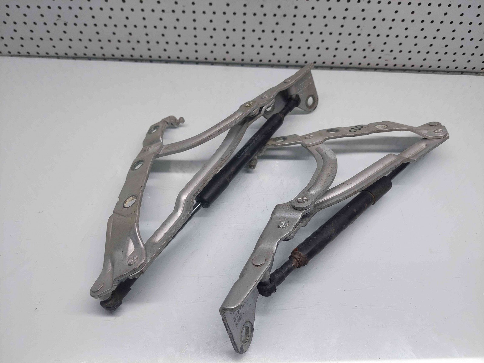 Set balamale capota spate Volvo S40 II (MS) [Fabr 2004-2012] 31278214/ 31278215 - imagine 1