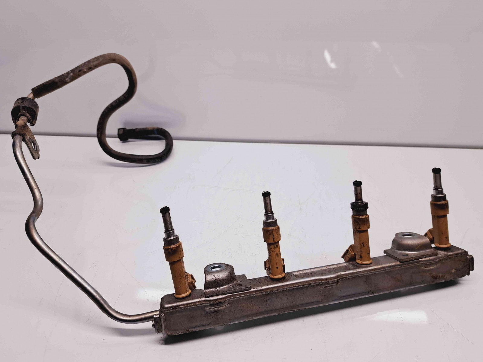 Rampa injectoare Toyota Corolla IX Sedan (ZRE1) [Fabr 2013-2019] OEM 1.6 Benz 1ZRFAE 97KW / 132CP 1.6 Benz 1ZRFAE 97KW / 132CP - imagine 3