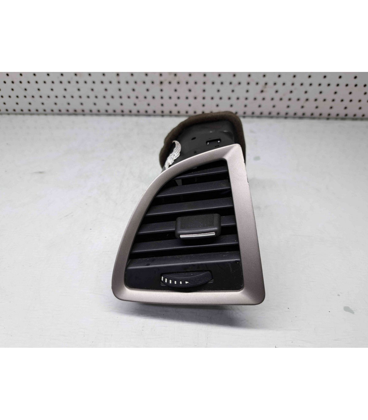  Grila aerisire stanga Opel Astra J [Fabr 2009-2015] 13300541