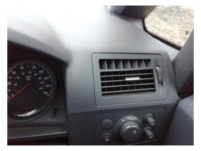 Grila aerisire dreapta Opel Zafira B 1.8 benz LJ7 2HU 2006-2011