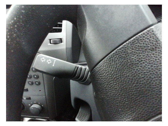 Maneta semnalizare Opel Zafira B 1.8 benz LJ7 2HU 2006-2011