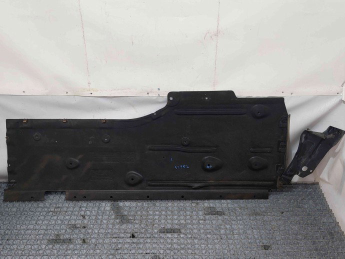 Scut lateral stanga Bmw X1 (E84) [Fabr 2009-2015] 7244593
