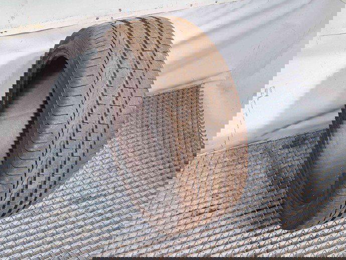 Anvelopa Vara P-ZERO | 255 / 40 / R21