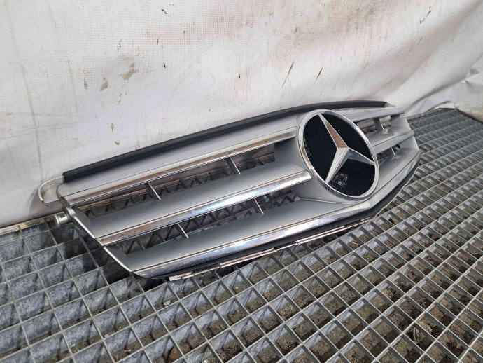 Grila bara fata Mercedes Clasa C (W204) [Fabr 2007-2014] A2048800023
