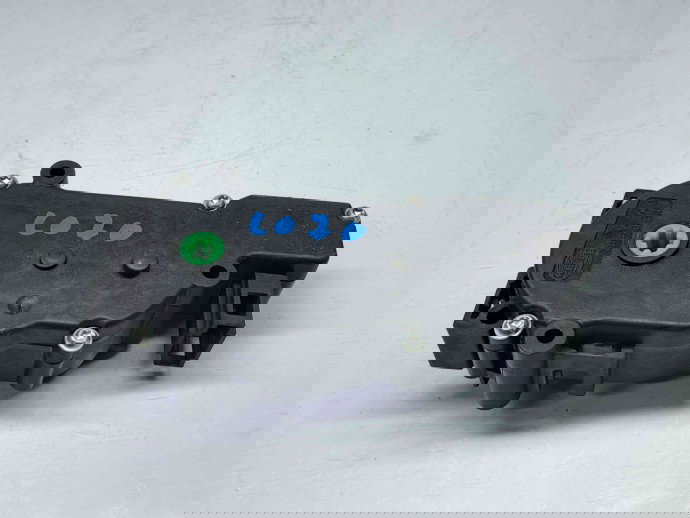  Motoras deschidere portbagaj Mercedes Clasa C (W204) [Fabr 2007-2014] A2047500060