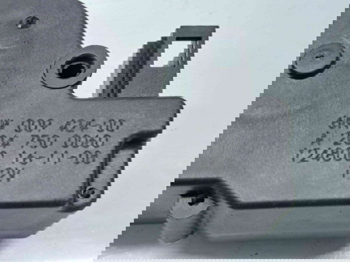  Motoras deschidere portbagaj Mercedes Clasa C (W204) [Fabr 2007-2014] A2047500060