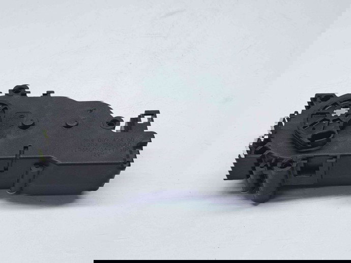  Motoras deschidere portbagaj Mercedes Clasa C (W204) [Fabr 2007-2014] A2047500060