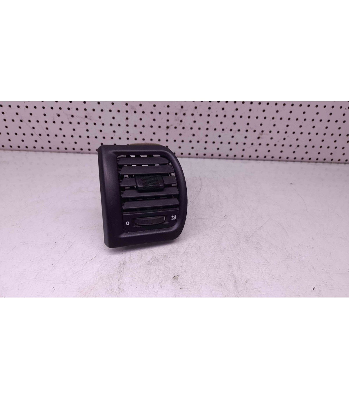  Grila aerisire stanga Skoda Fabia 2 Combi (5J, 545) [Fabr 2007-2014] 5J0819701