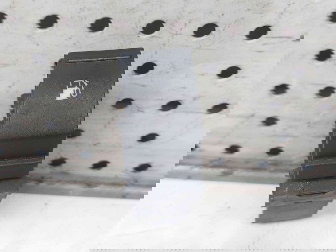  Buton capac combustibil Volkswagen Golf 5 (1K1) [Fabr 2004-2008] 7L6959833