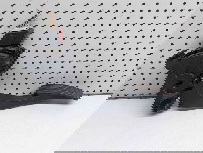  Pedala acceleratie Opel Astra J [Fabr 2009-2015] 13252704