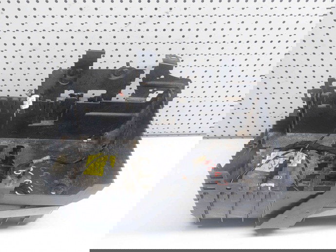 Suport baterie Opel Insignia A, 13308434 1.4 Benzina A14XER