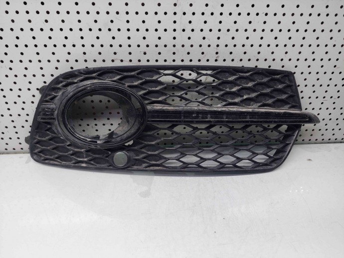 Grila proiector dreapta Audi Q5 (8RB) [Fabr 2008-2016] 8R0807682N