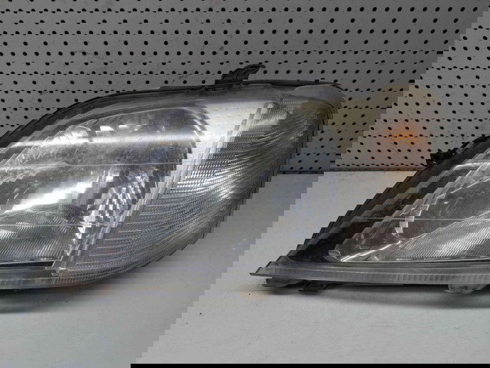  Far stanga Dacia Logan (LS) [Fabr 2004-2012] 8200211005