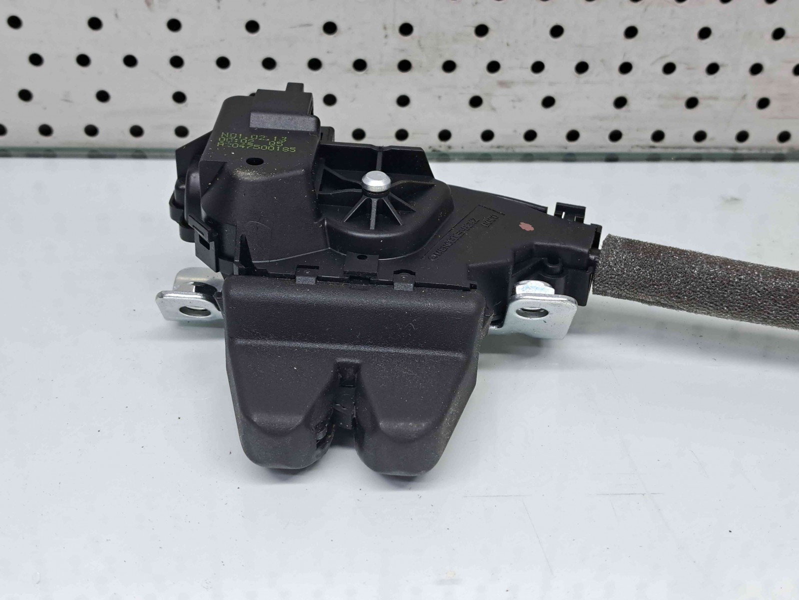 Broasca capota spate Mercedes Clasa E (W212) [Fabr 2009-2016] A2047500185 - imagine 1