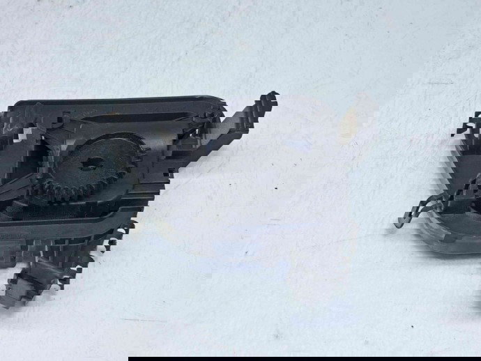  Motoras clapeta aeroterma bord Skoda Fabia 2 Combi (5J, 545) [Fabr 2007-2014] 6Q0820536B | 0132801357