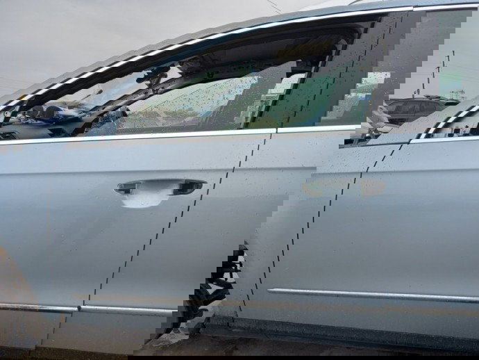 Usa fata stanga Volkswagen Passat  B6 2.0 BMR OEM 2005-2010