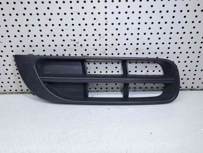 Grila proiector dreapta Skoda Fabia 2 Combi (5J, 545) [Fabr 2007-2014] 5J0807368
