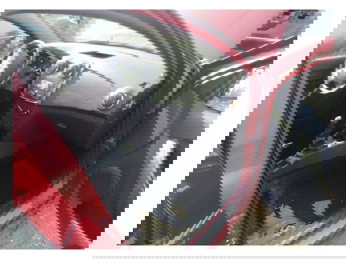 Cheder usa dreapta fataDacia Logan 1.2 D4F RETP01 2012