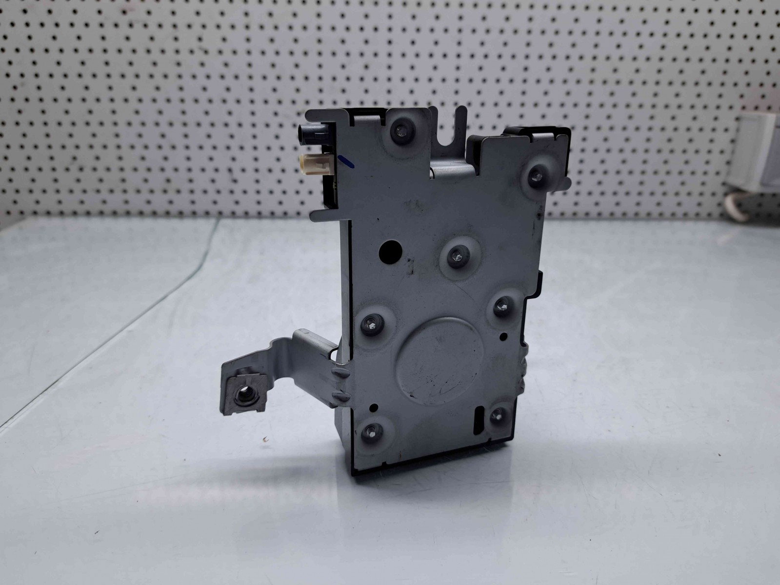 Amplificator antena Audi A3 Sportback (8PA) [Fabr 2004-2013] 8P4035225D - imagine 3