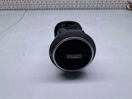  Grila aerisire stanga Audi A3 Sportback (8PA) [Fabr 2004-2013] 8P0820901A