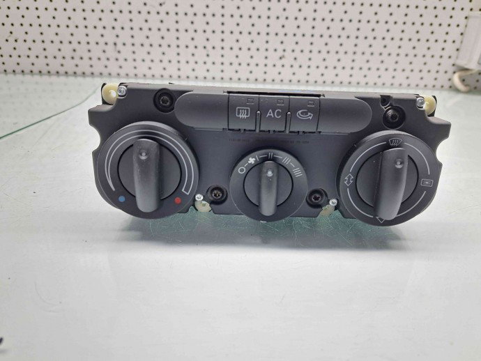 Panou comanda clima Audi A3 Sportback (8PA) [Fabr 2004-2013] OEM