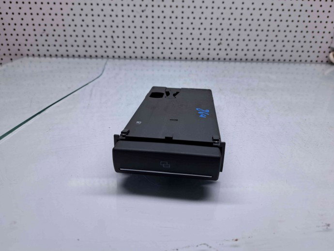  Sertar bord Audi A3 Sportback (8PA) [Fabr 2004-2013] 8P0941561